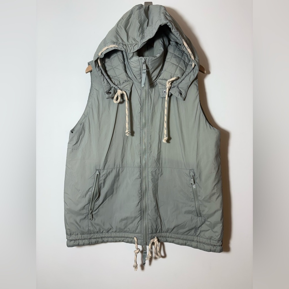 Free People/ FP Movement Care FP Round And Round Hooded Puffer Vest Sz L